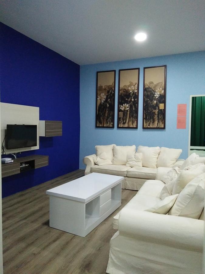 Xenia Homestay Кучинг Экстерьер фото