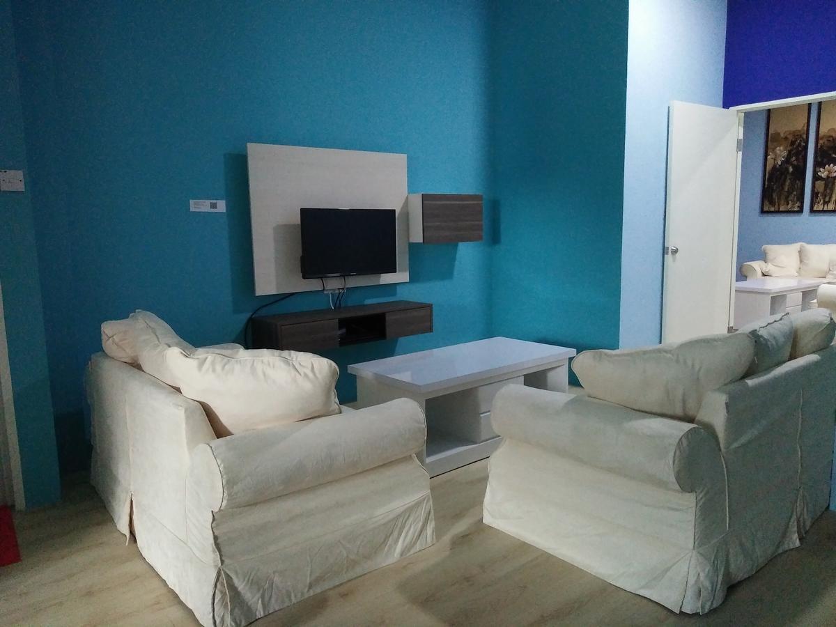 Xenia Homestay Кучинг Экстерьер фото