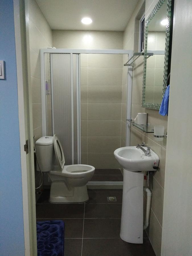Xenia Homestay Кучинг Экстерьер фото